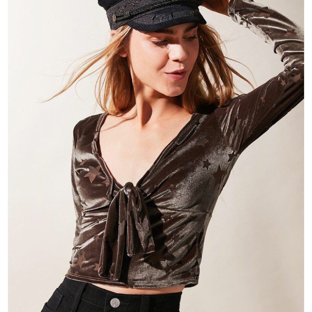 UO Star Knot Front Top